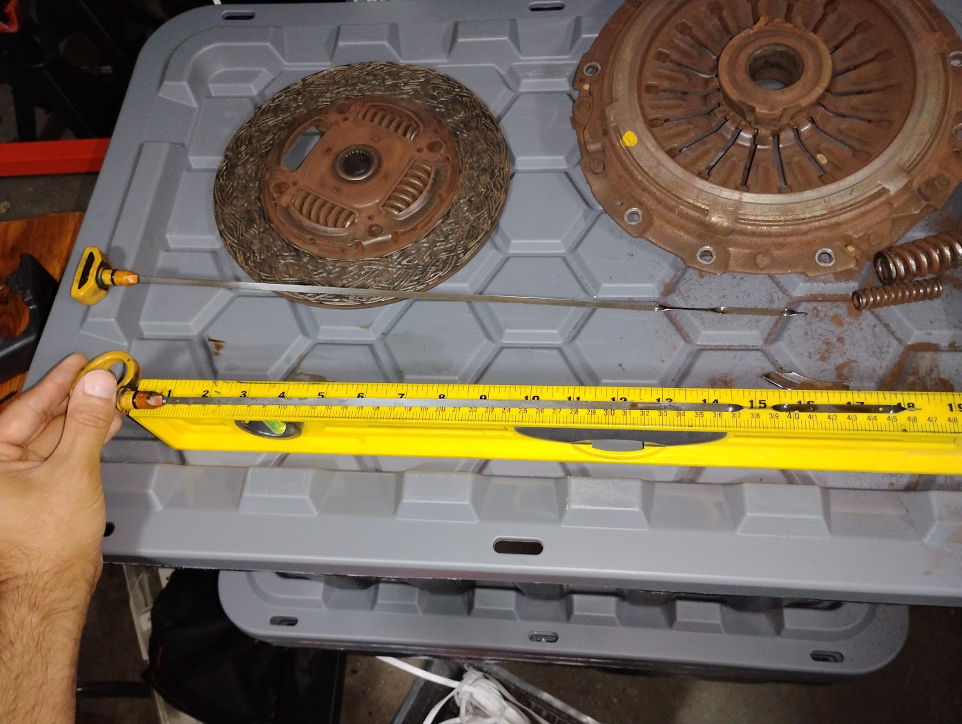 2009_sti_oil_dipstick_overall.jpg